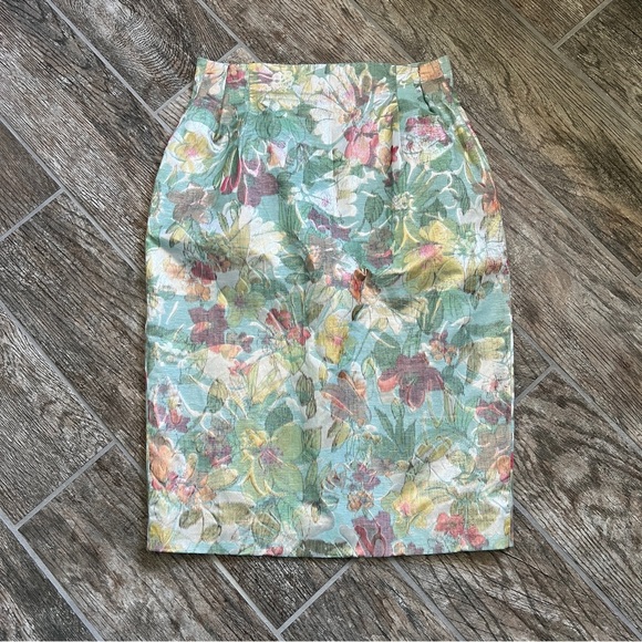 Lafayette 148 New York Dresses & Skirts - Lafayette 148 New York Chic Metallic Floral Print Pencil  Skirt, Women Size 6.